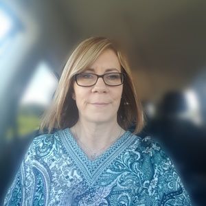 Meet your Posher, Marnie